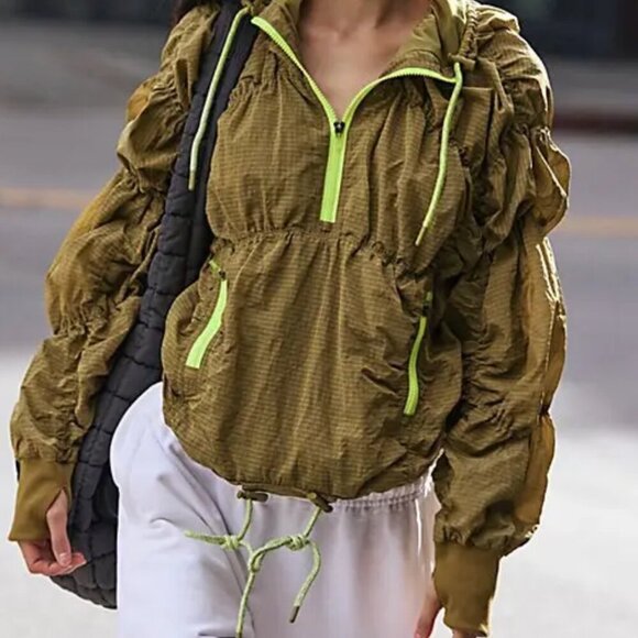 NWT Free People Happy Camper Pullover in Martini - Picture 2 of 8